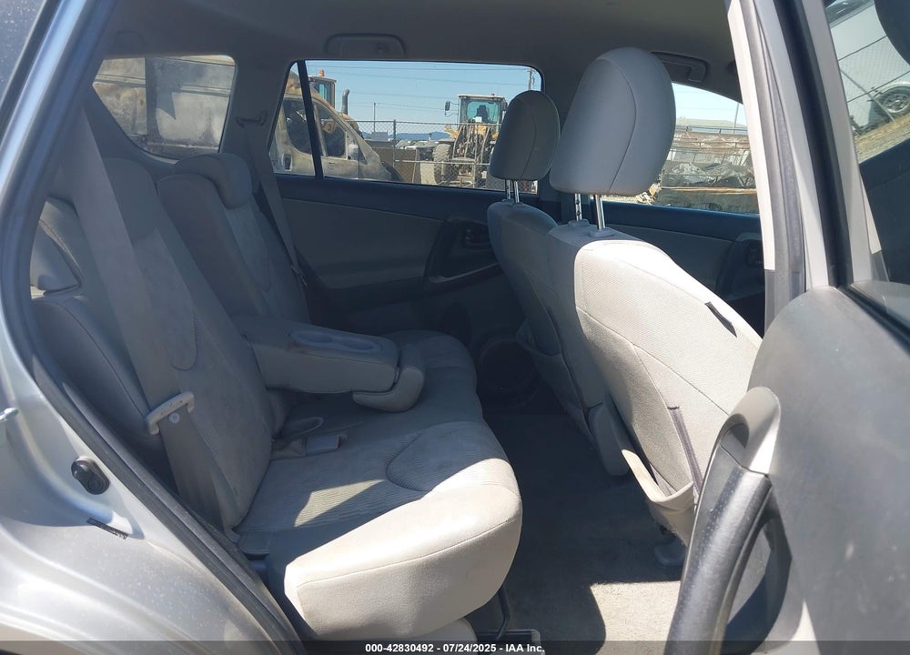 2011 TOYOTA RAV4 VIN: 2T3BF4DV2BW102421