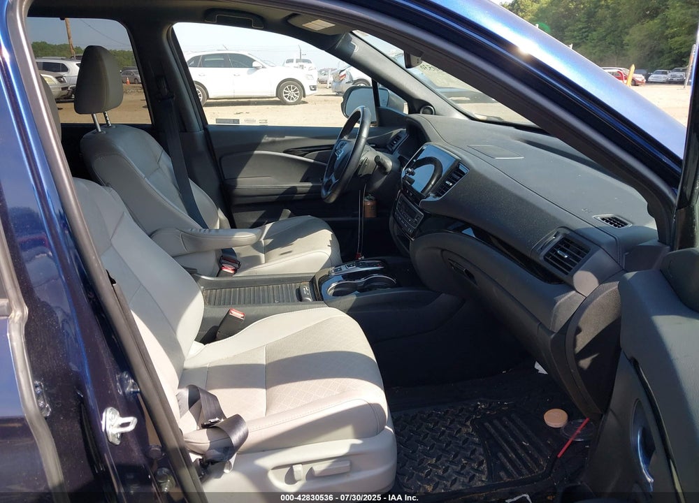 2021 HONDA PASSPORT VIN: 5FNYF8H90MB021540