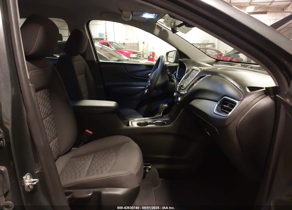 2020 CHEVROLET EQUINOX VIN: 2GNAXKEV1L6102068