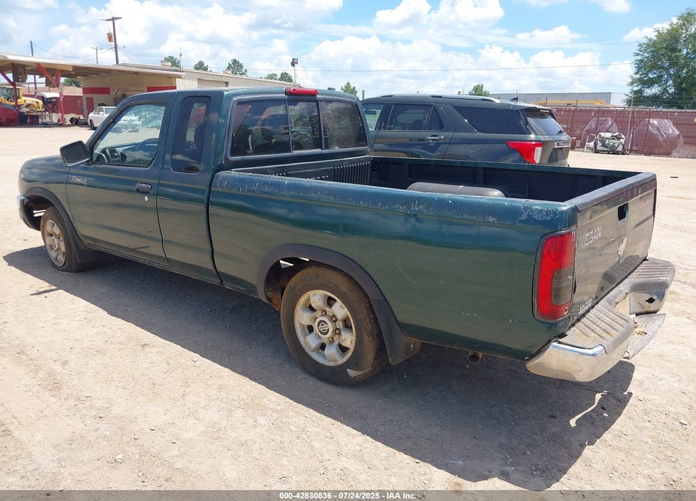 2000 NISSAN FRONTIER XE VIN: 1N6DD26S8YC320118
