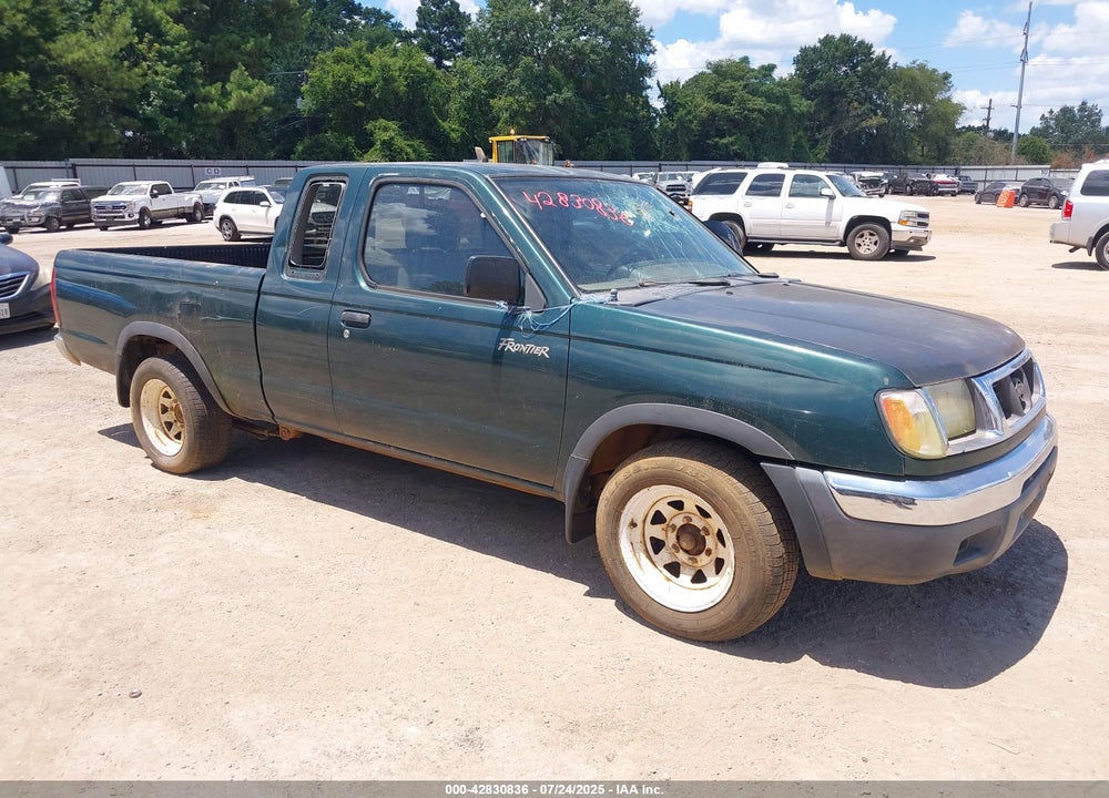 2000 NISSAN FRONTIER XE VIN: 1N6DD26S8YC320118