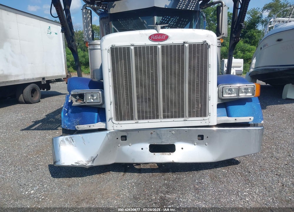 2000 PETERBILT 379 VIN: 1NP5LR9X2YD509926