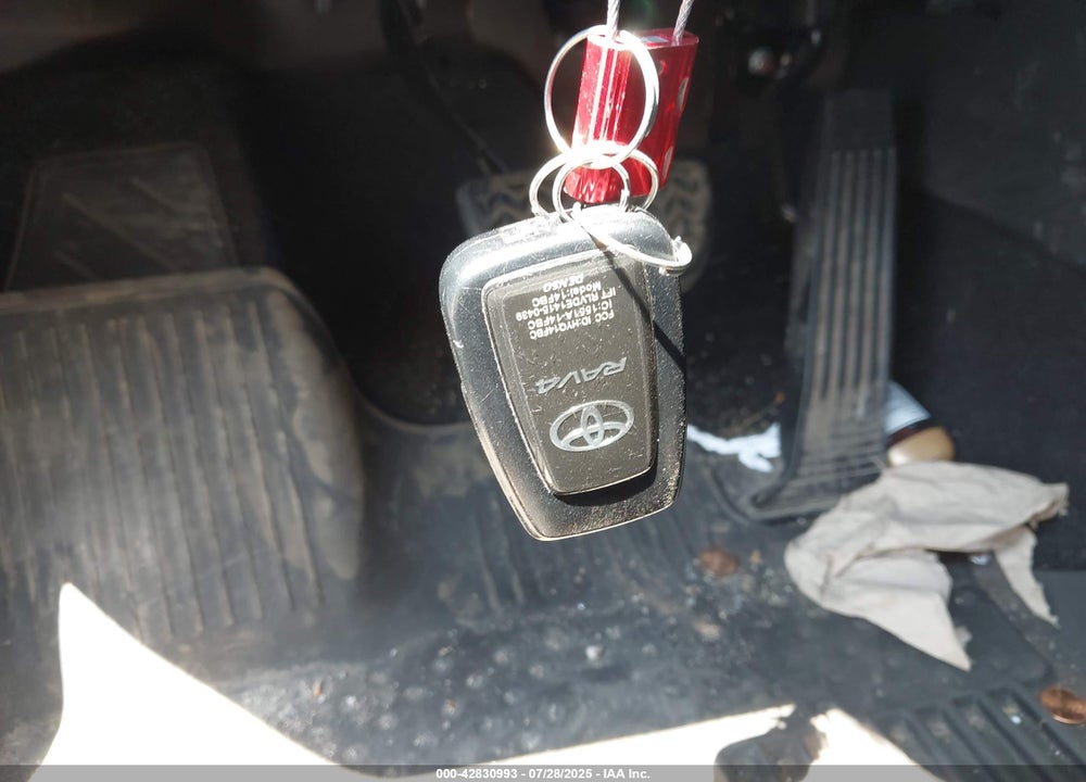 2021 TOYOTA RAV4 VIN: 2T3P1RFV7MW240618