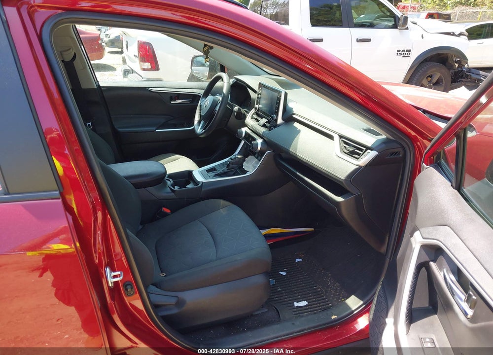 2021 TOYOTA RAV4 VIN: 2T3P1RFV7MW240618