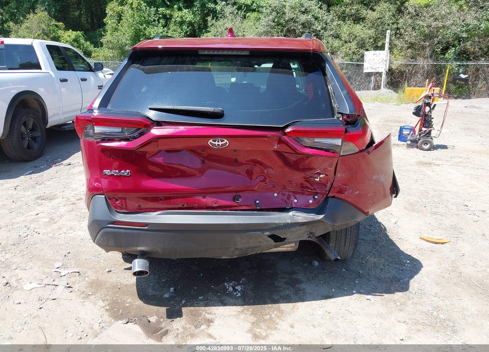 2021 TOYOTA RAV4 VIN: 2T3P1RFV7MW240618