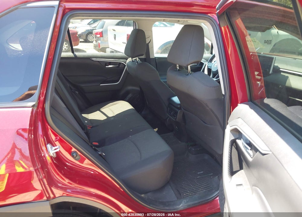 2021 TOYOTA RAV4 VIN: 2T3P1RFV7MW240618