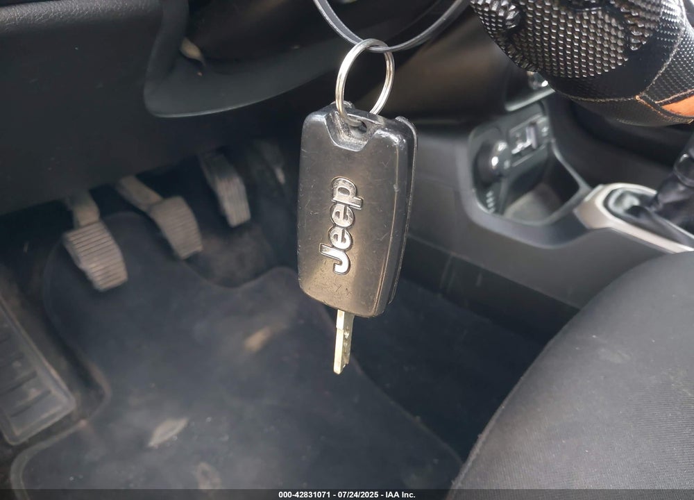 2016 JEEP RENEGADE VIN: ZACCJBBW5GPD09555