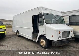 2010 FREIGHTLINER CHASSIS M LINE WALK-IN VAN VIN: 4UZAAPDU3ACAS1737