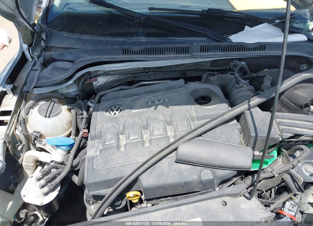2015 VOLKSWAGEN JETTA VIN: 3VWLA7AJ4FM422351