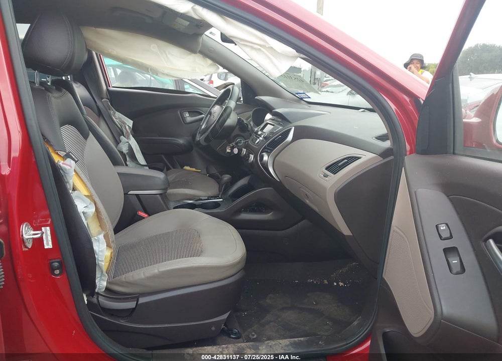 2011 HYUNDAI TUCSON VIN: KM8JU3AC5BU229686