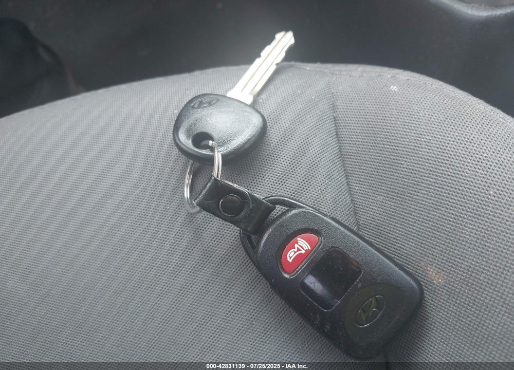 2013 HYUNDAI ELANTRA VIN: 5NPDH4AE4DH328476