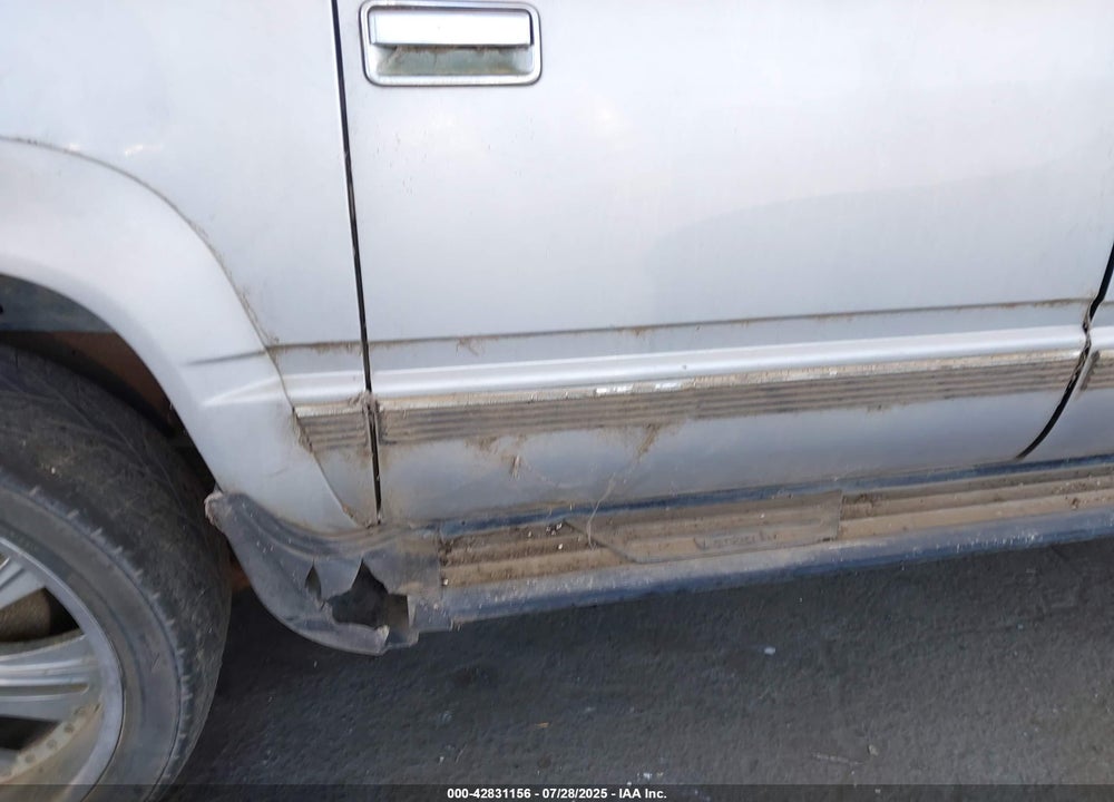 1994 CHEVROLET SUBURBAN K2500 VIN: 1GNGK26N3RJ376343