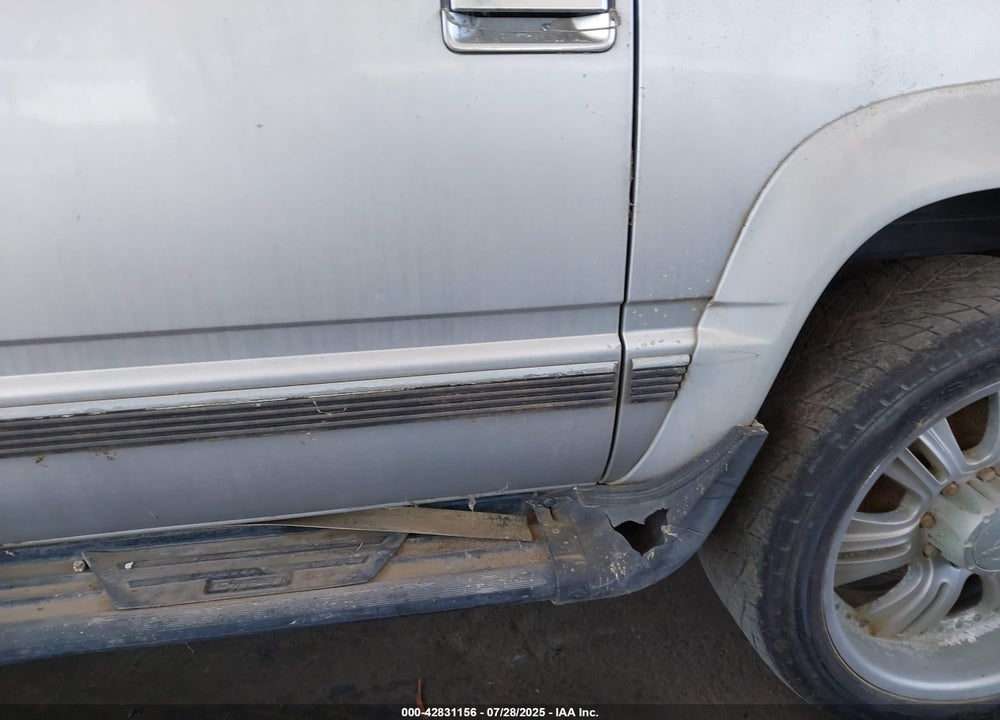 1994 CHEVROLET SUBURBAN K2500 VIN: 1GNGK26N3RJ376343