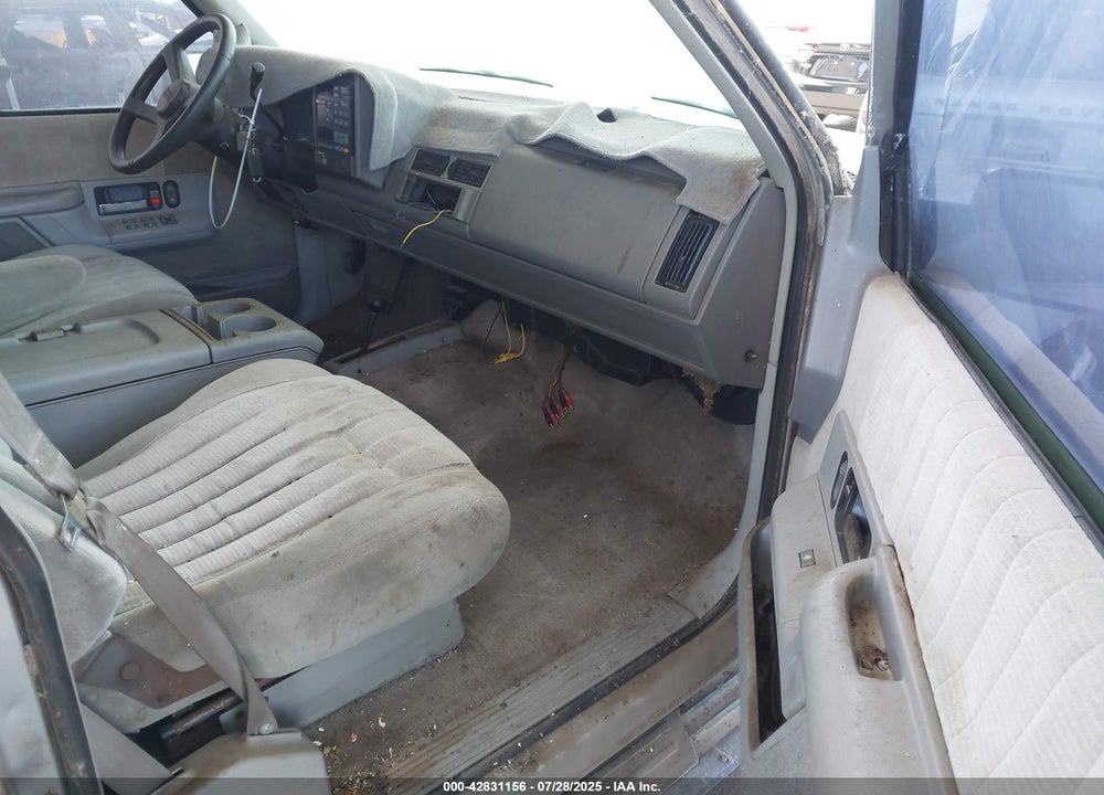 1994 CHEVROLET SUBURBAN K2500 VIN: 1GNGK26N3RJ376343