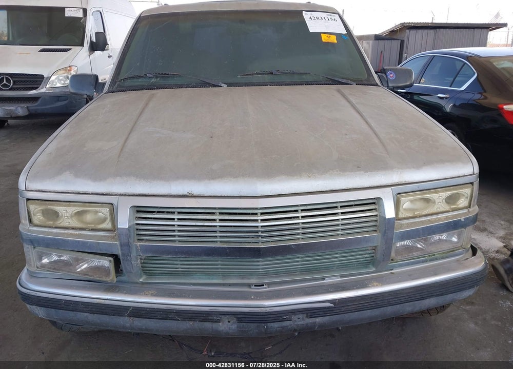 1994 CHEVROLET SUBURBAN K2500 VIN: 1GNGK26N3RJ376343