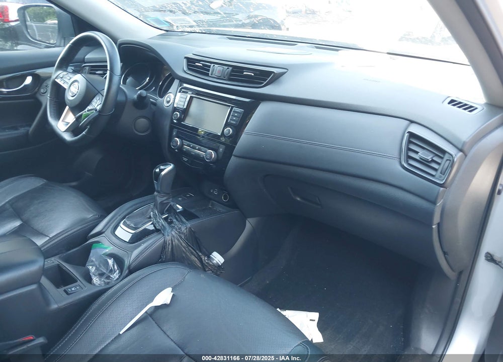 2019 NISSAN ROGUE VIN: 5N1AT2MV2KC717588