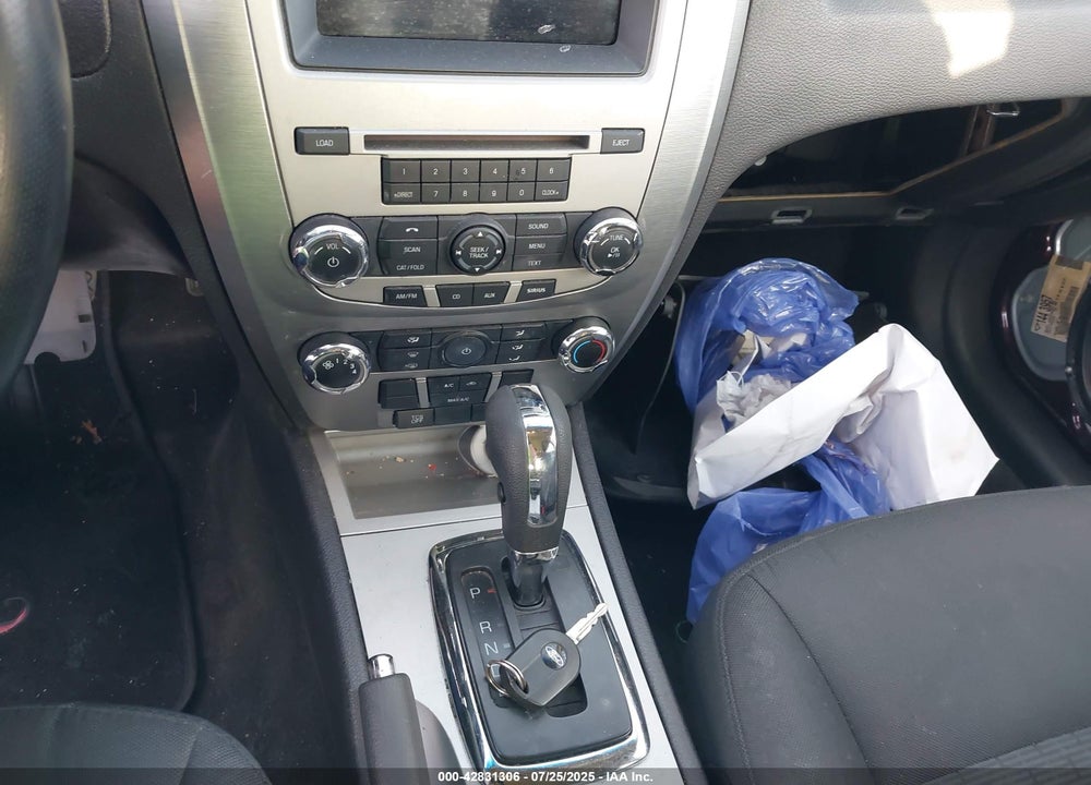 2011 FORD FUSION VIN: 3FAHP0HA2BR334132