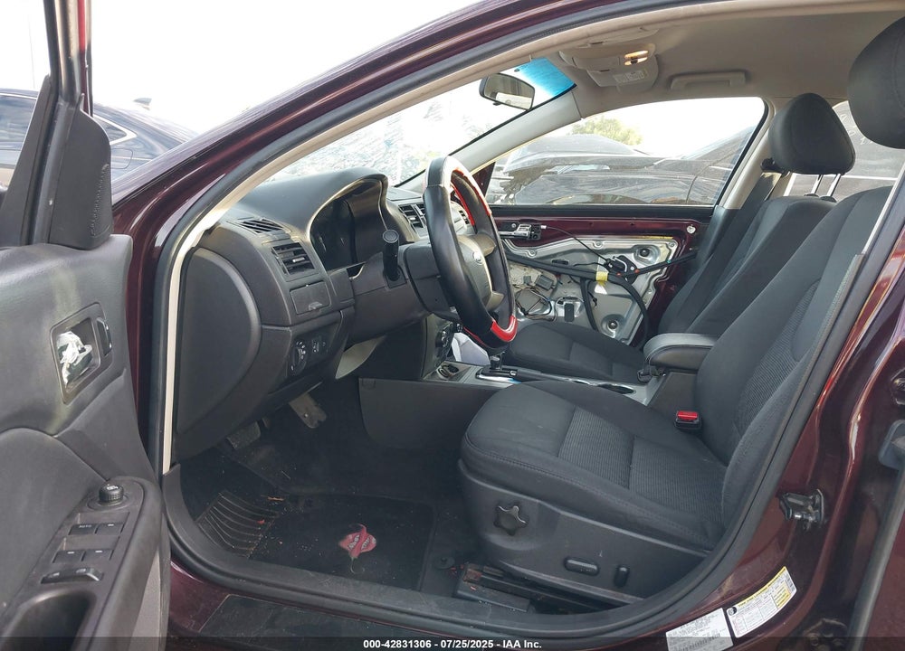 2011 FORD FUSION VIN: 3FAHP0HA2BR334132