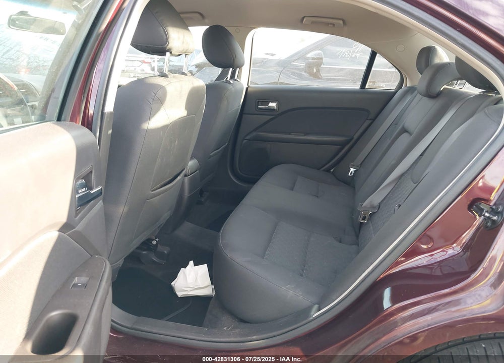 2011 FORD FUSION VIN: 3FAHP0HA2BR334132