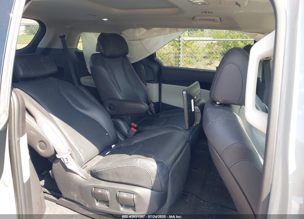 2022 KIA CARNIVAL MPV VIN: KNDNE5H36N6146460