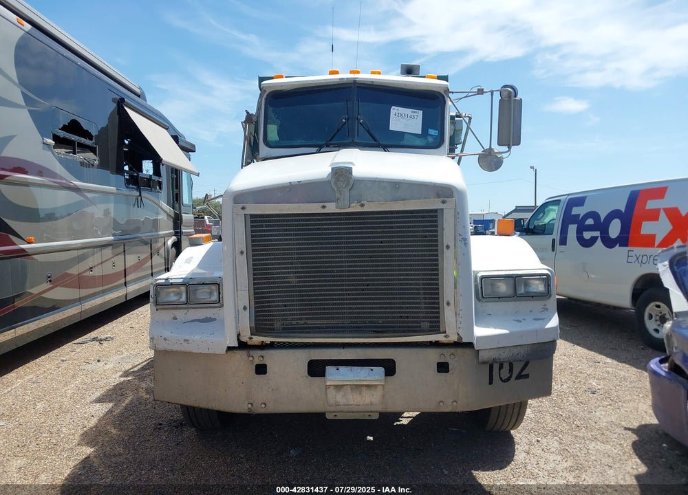 1995 KENWORTH CONSTRUCTION T800 VIN: 2XKDDR9X3SM649473