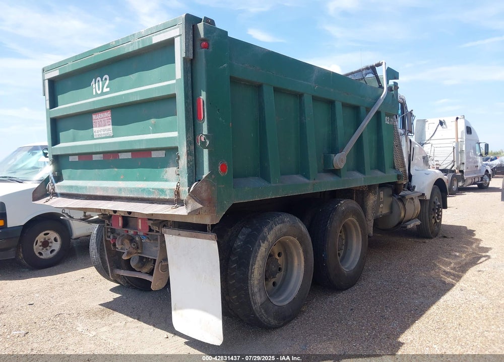 1995 KENWORTH CONSTRUCTION T800 VIN: 2XKDDR9X3SM649473