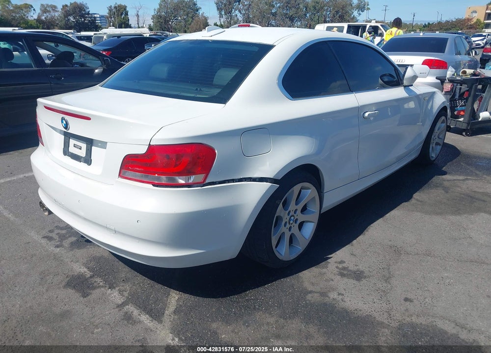 2012 BMW 1 SERIES VIN: WBAUP9C51CVL91561