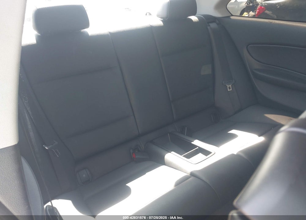2012 BMW 1 SERIES VIN: WBAUP9C51CVL91561