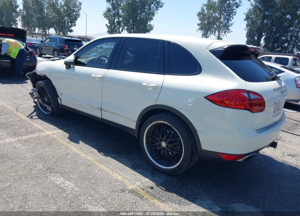 2011 PORSCHE CAYENNE VIN: WP1AA2A2XBLA01444