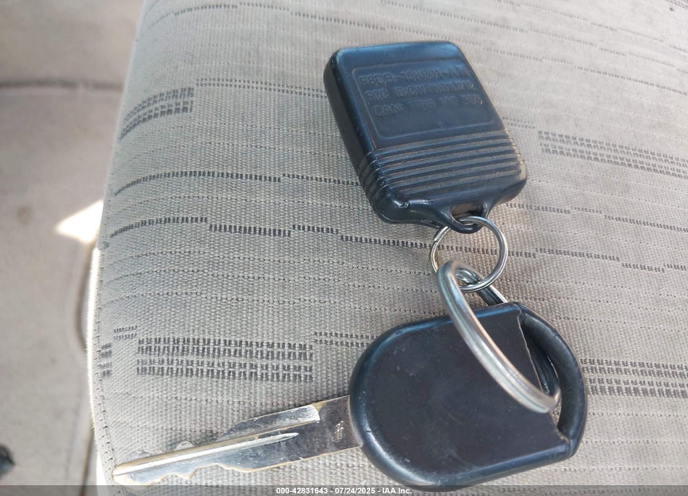 2008 FORD FOCUS VIN: 1FAHP35N98W172045