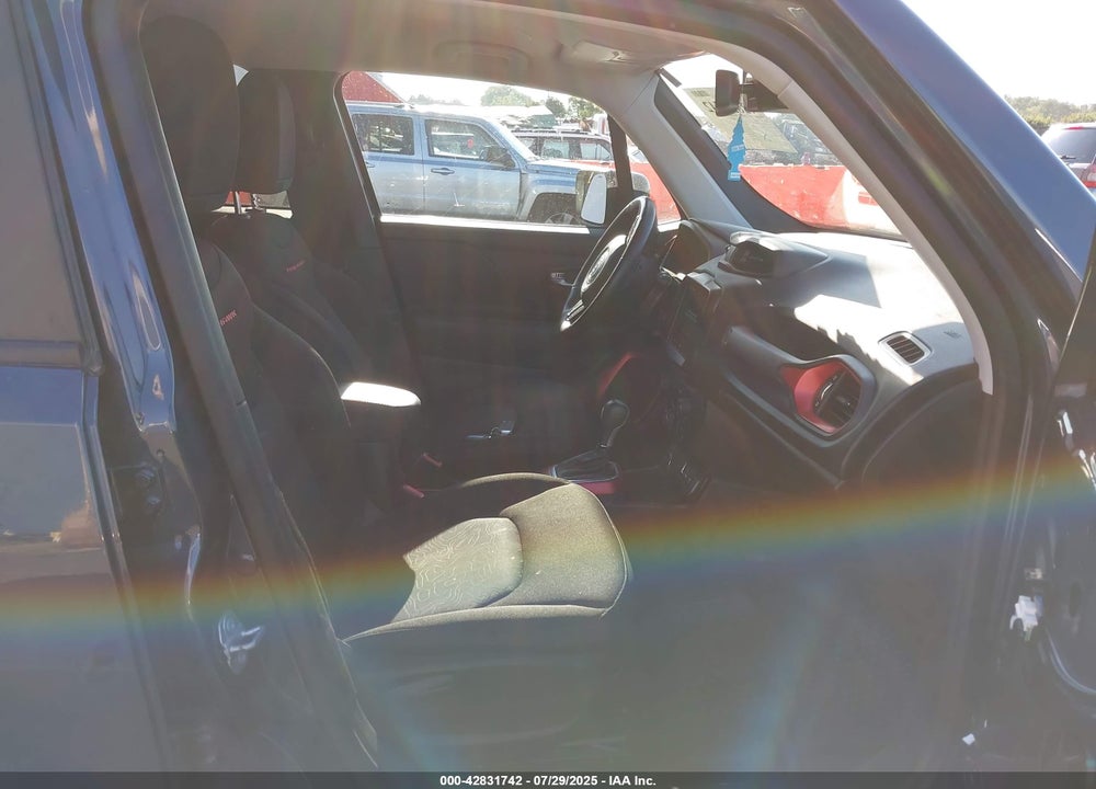 2022 JEEP RENEGADE VIN: ZACNJDC15NPN53093
