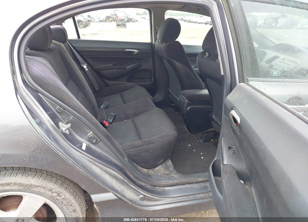2010 HONDA CIVIC VIN: 19XFA1F63AE000933