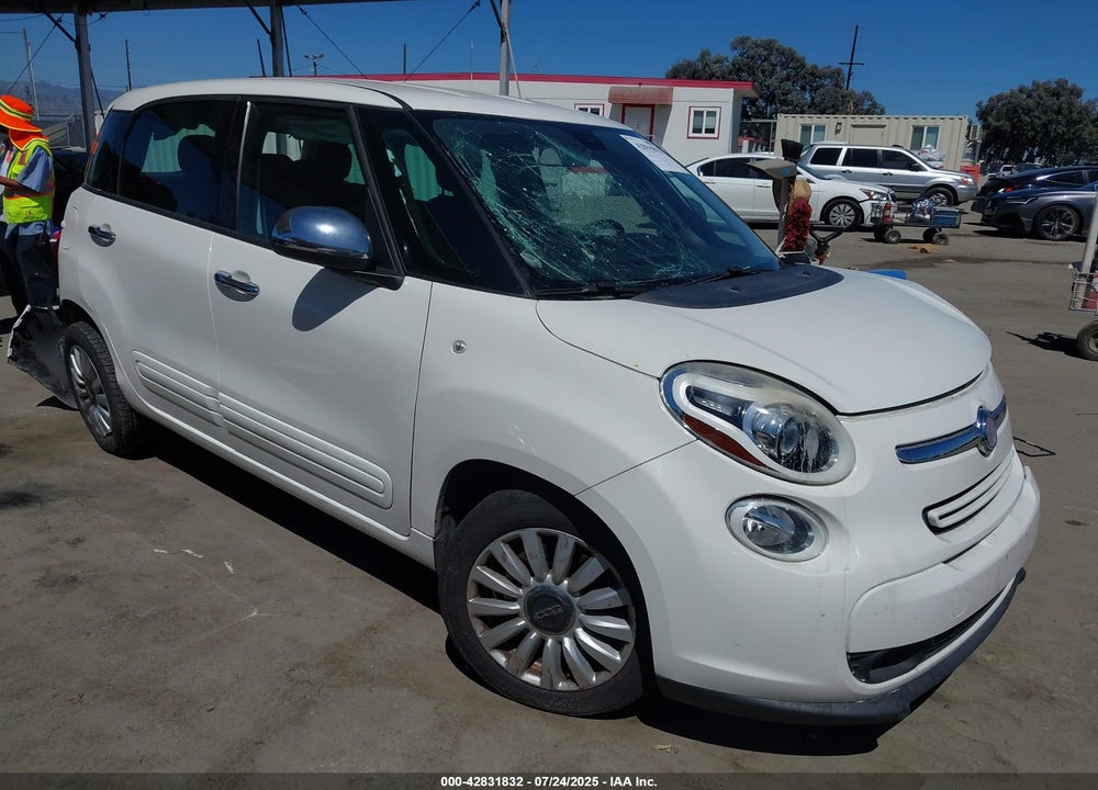 2015 FIAT 500L EASY VIN: ZFBCFABH0FZ031812