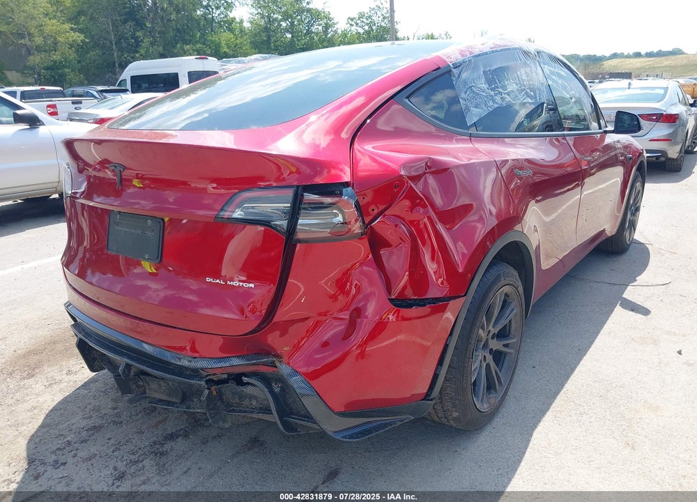 2024 TESLA MODEL Y LONG RANGE DUAL MOTOR ALL-WHEEL DRIVE VIN: 7SAYGDEE7RF181495