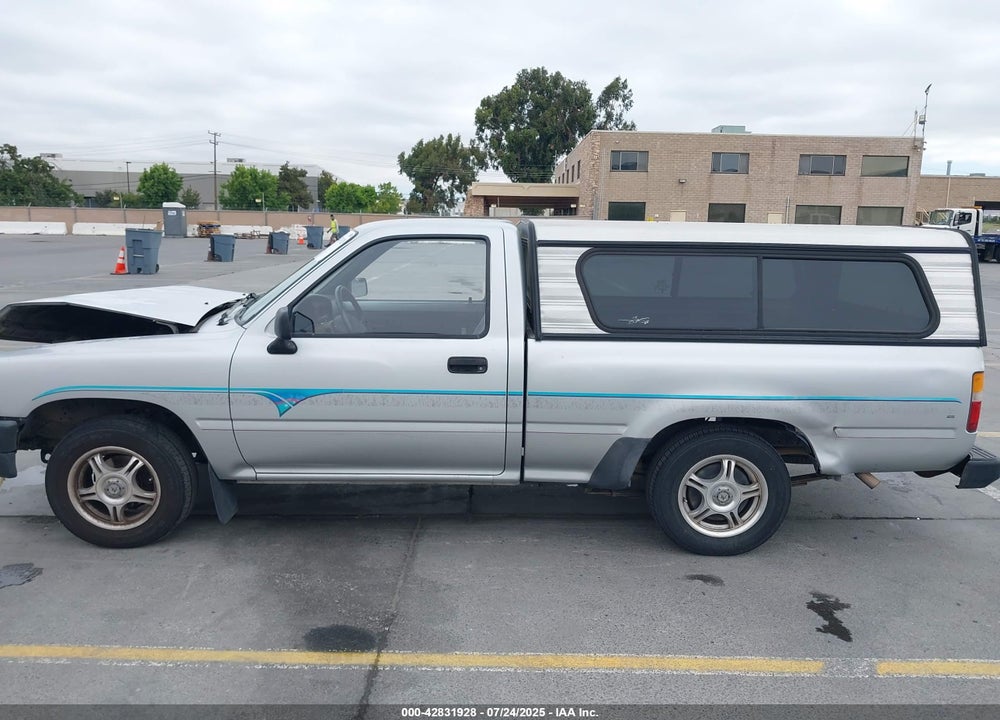 1992 TOYOTA PICKUP 1/2 TON SHORT WHLBASE STB VIN: 4TARN81A0NZ028779