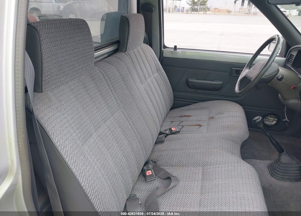 1992 TOYOTA PICKUP 1/2 TON SHORT WHLBASE STB VIN: 4TARN81A0NZ028779