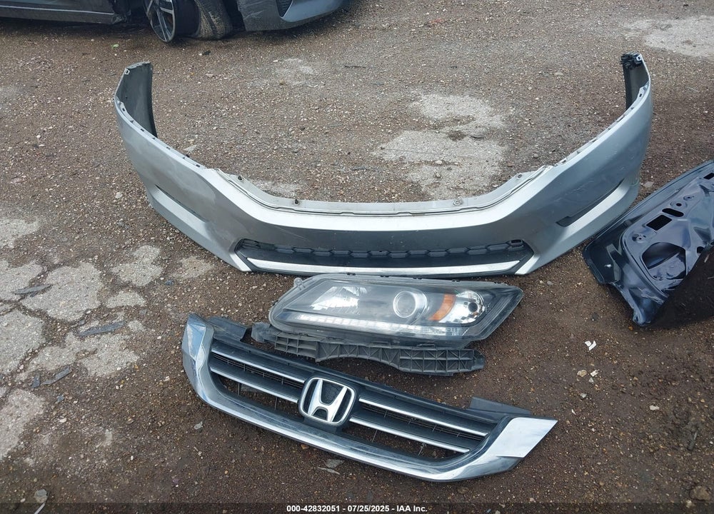 2015 HONDA ACCORD VIN: 1HGCR2F52FA052722