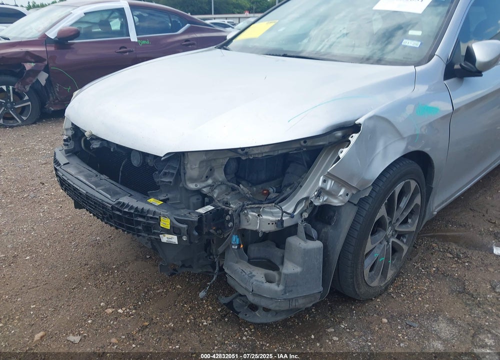 2015 HONDA ACCORD VIN: 1HGCR2F52FA052722