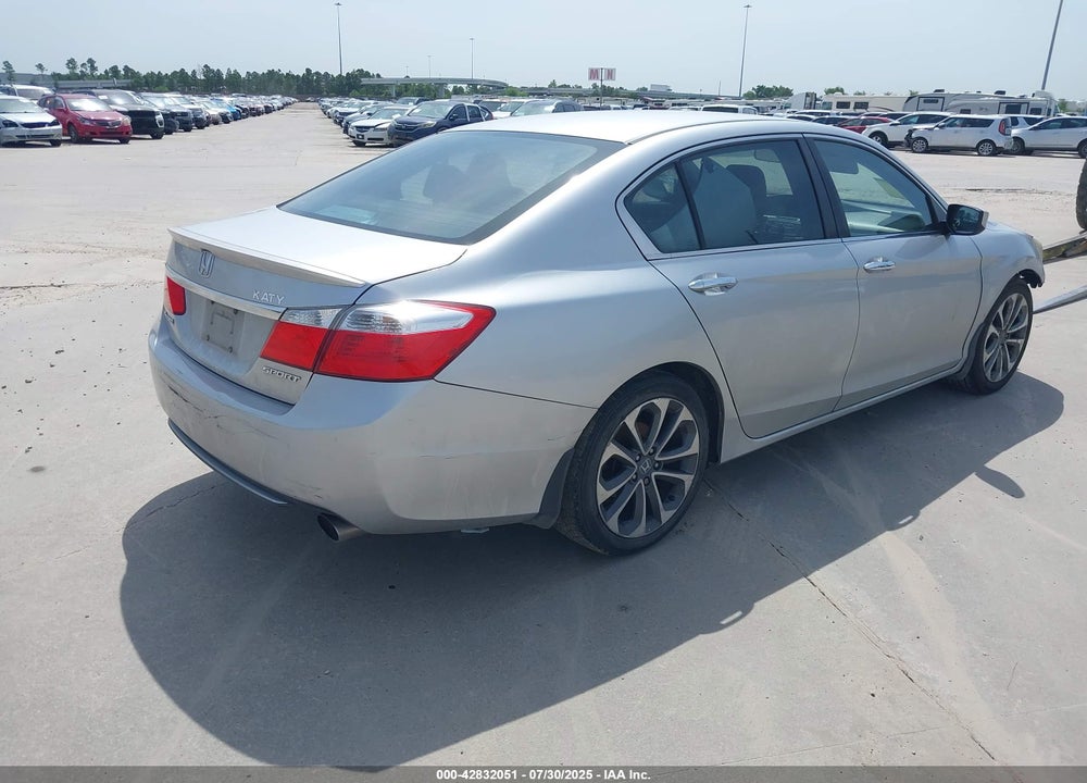 2015 HONDA ACCORD VIN: 1HGCR2F52FA052722