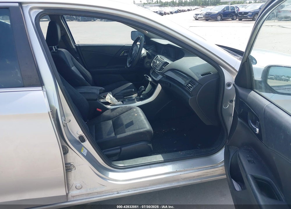 2015 HONDA ACCORD VIN: 1HGCR2F52FA052722