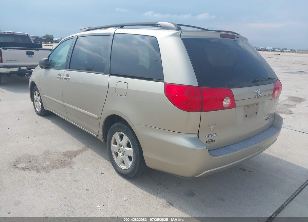 2007 TOYOTA SIENNA VIN: 5TDZK23C17S092827