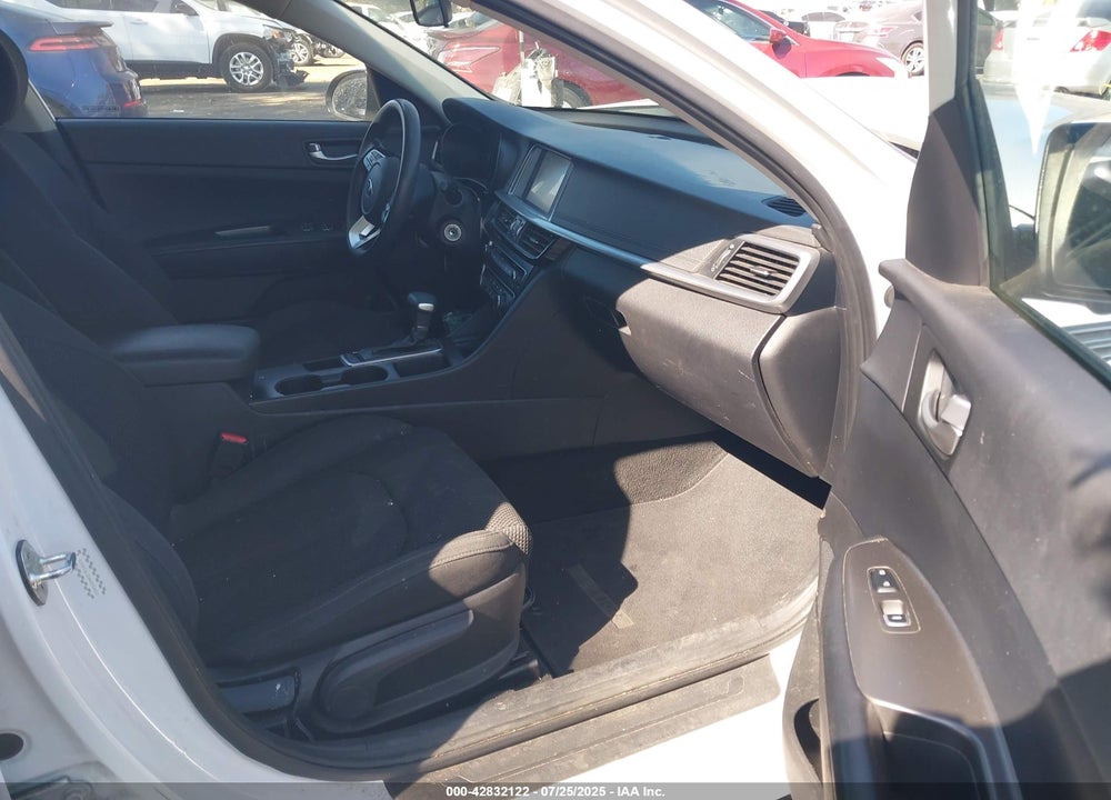 2019 KIA OPTIMA VIN: 5XXGT4L33KG376003