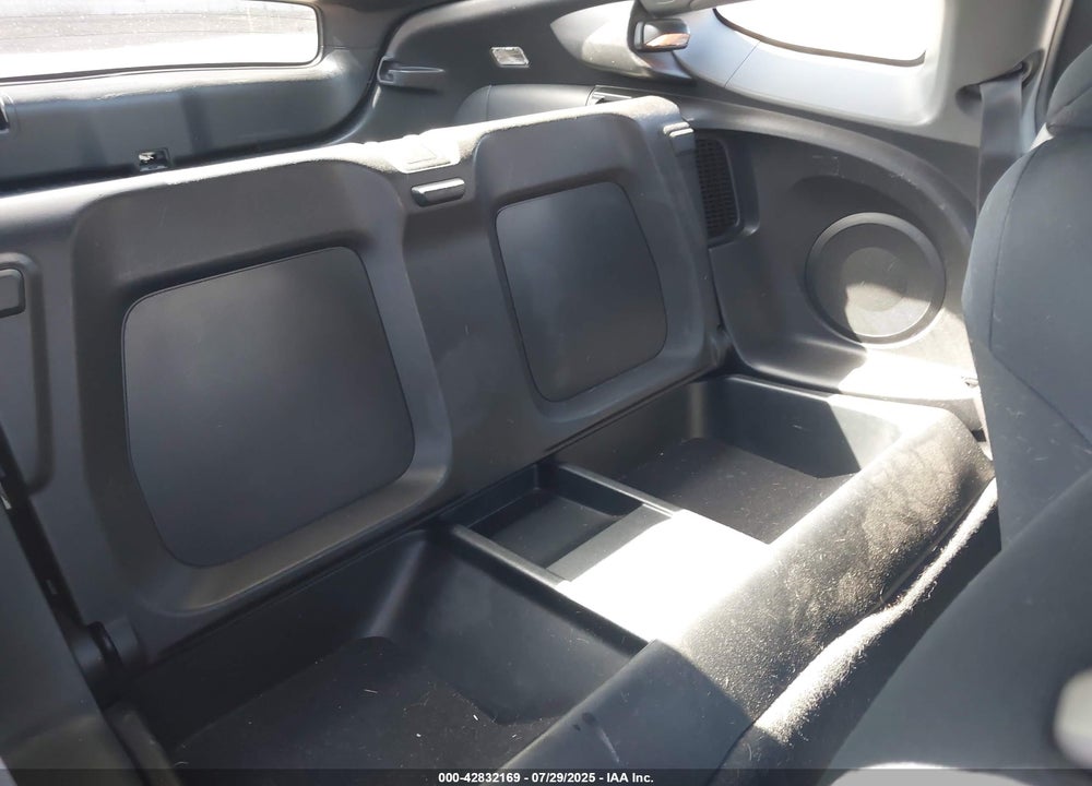 2014 HONDA CR-Z VIN: JHMZF1D46ES000846