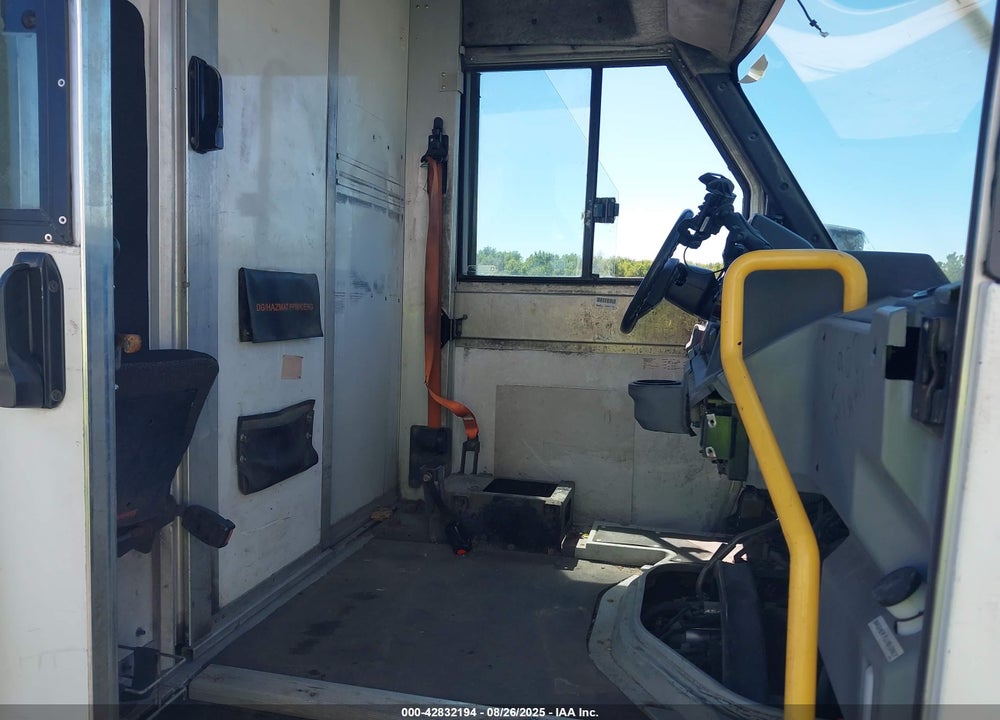 2016 ISUZU NPR VIN: JALB4T171G7W00004