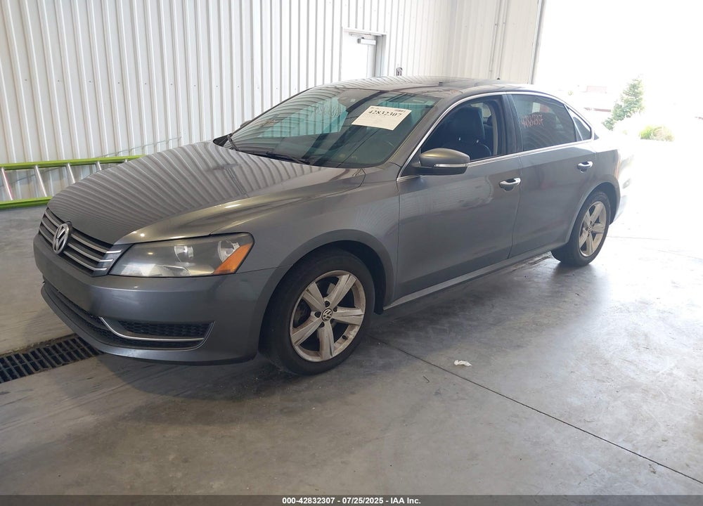 2013 VOLKSWAGEN PASSAT 2.5L SE VIN: 1VWBP7A30DC082481