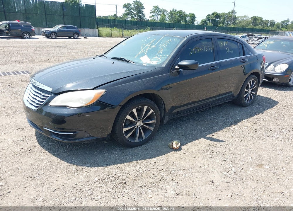 2014 CHRYSLER 200 VIN: 1C3CCBBG3EN185279