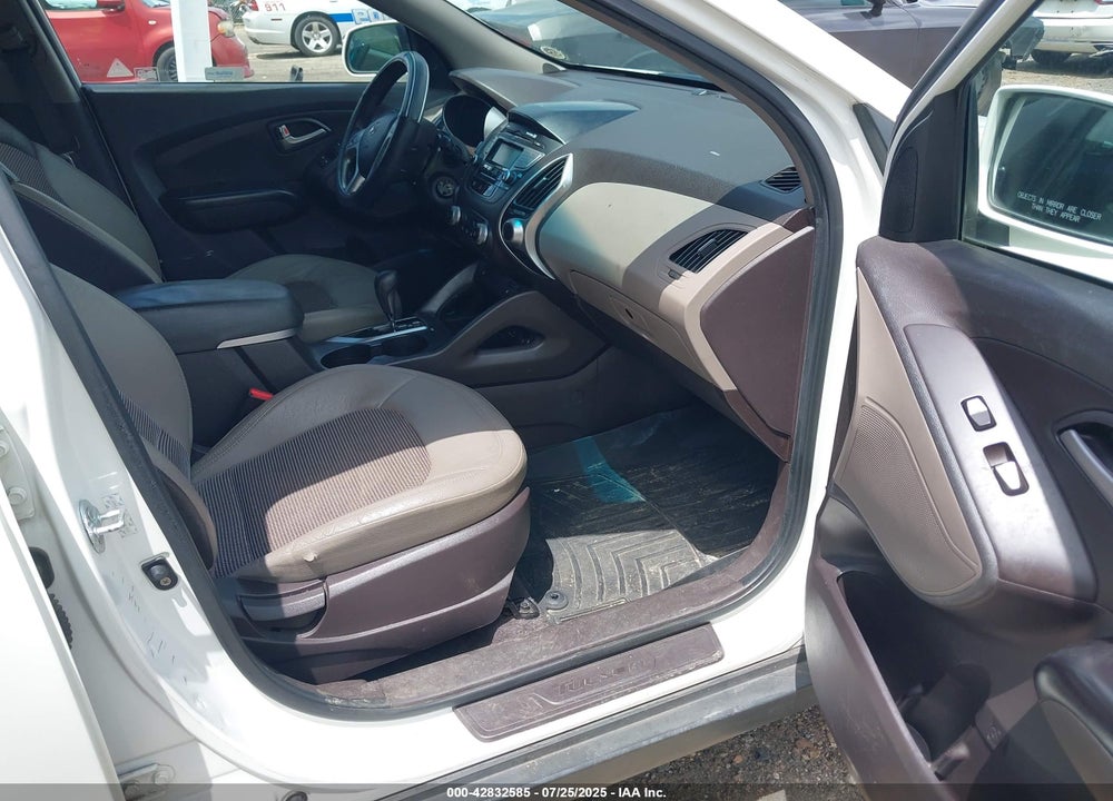 2013 HYUNDAI TUCSON VIN: KM8JU3AC9DU727683