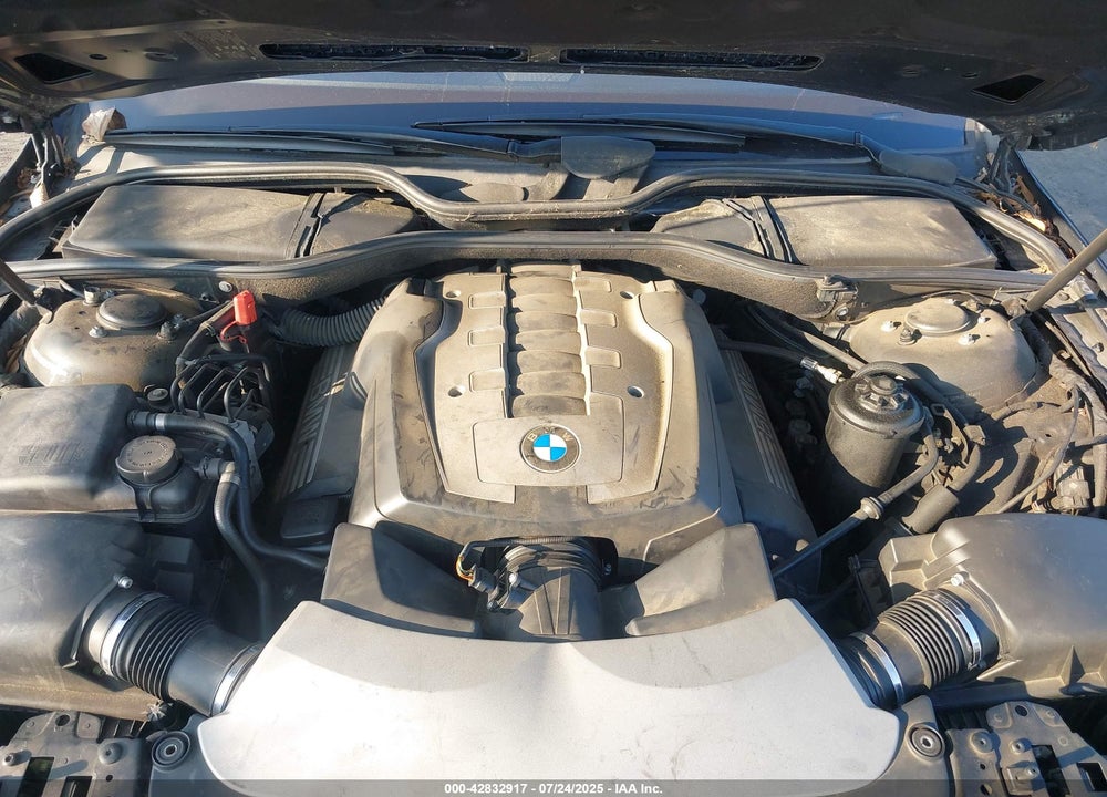 2007 BMW 750LI VIN: WBAHN83527DT75009