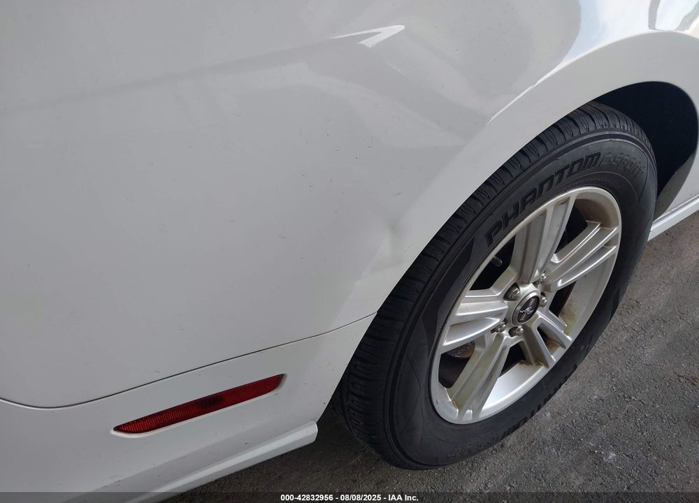 2014 FORD MUSTANG VIN: 1ZVBP8EM5E5238402