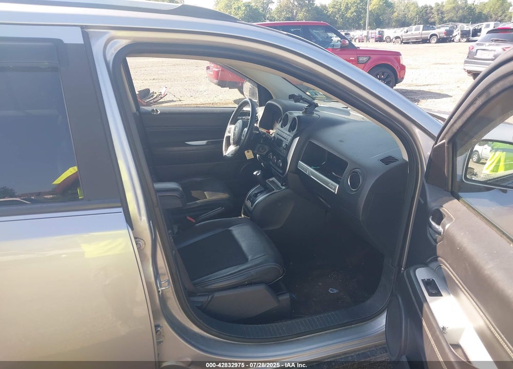 2016 JEEP COMPASS VIN: 1C4NJCEA5GD652010